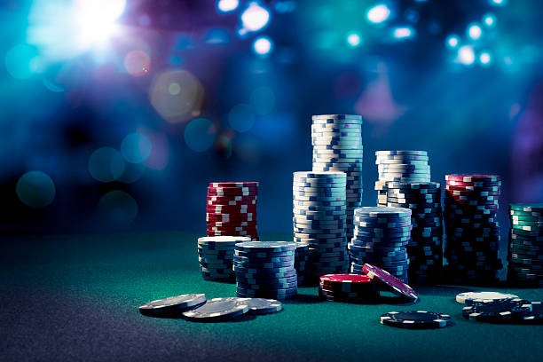 futbol11 Lightning Baccarat live-dealer table showing dealt cards, multiplier display, and player bet options